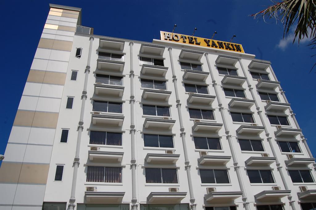 Hotel Yankin Rangoon Buitenkant foto