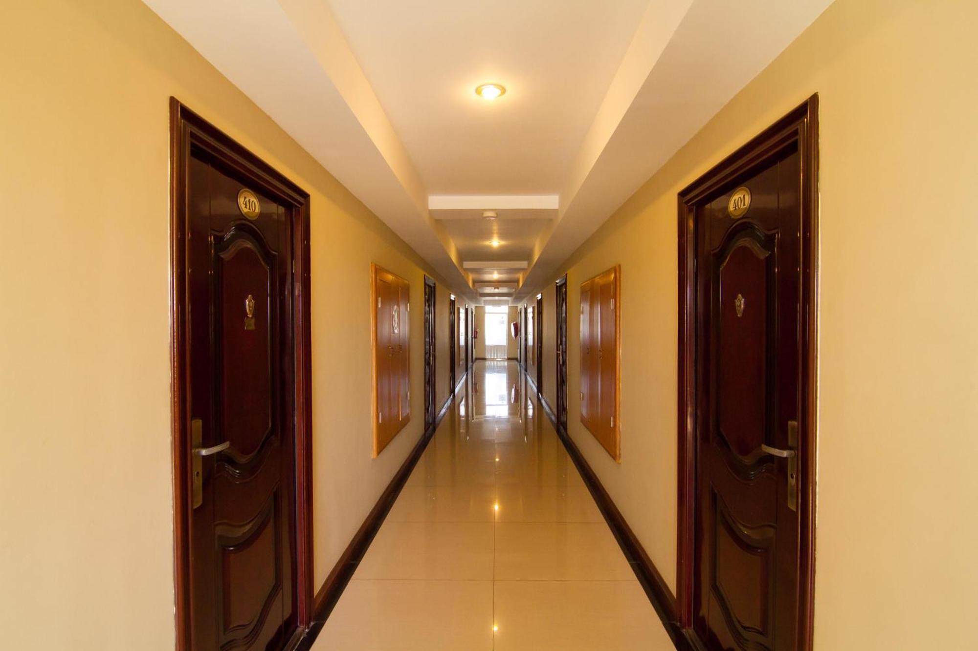 Hotel Yankin Rangoon Buitenkant foto