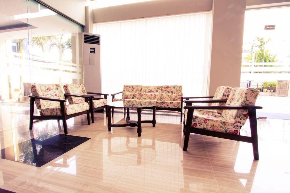 Hotel Yankin Rangoon Buitenkant foto